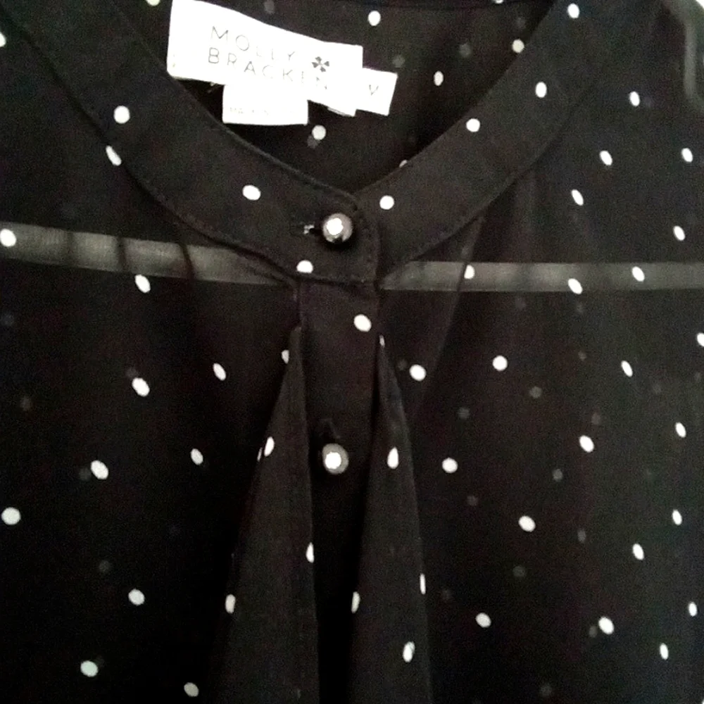 Molly Bracken Women's Black Blouse with White Dots and Front Ruffle Medium - Picture 11 of 12